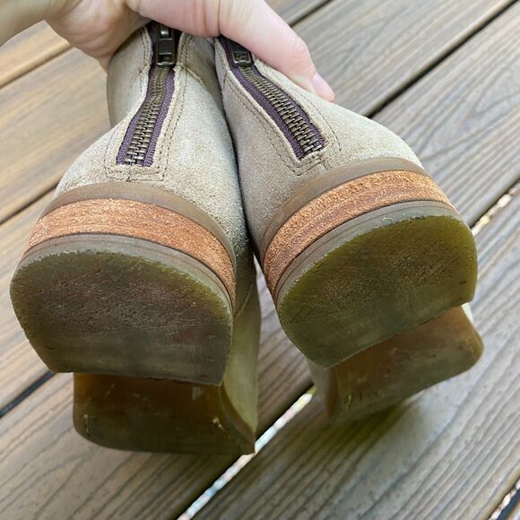 Born Arula Suede Ankle Bootie Women's 7.5 Color Beige - Picture 5 of 11